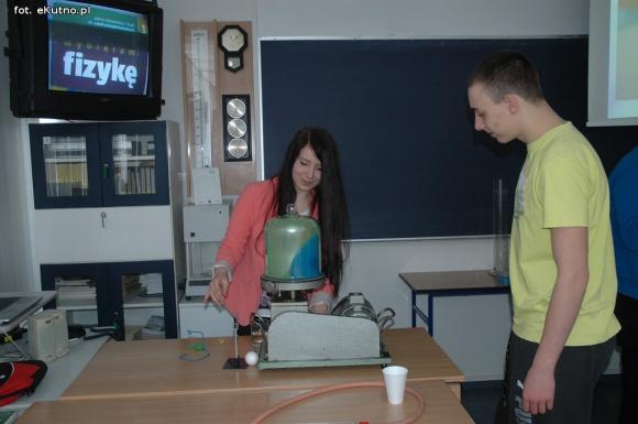 Staszic Band, wulkan, motory i pokaz mody. Drzwi otwarte w Zespole Szkół nr 1 w Kutnie