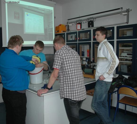 Staszic Band, wulkan, motory i pokaz mody. Drzwi otwarte w Zespole Szkół nr 1 w Kutnie