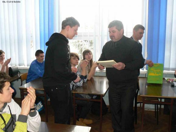 Matematyczne zmagania gimnazjalistów w Kasprowiczu