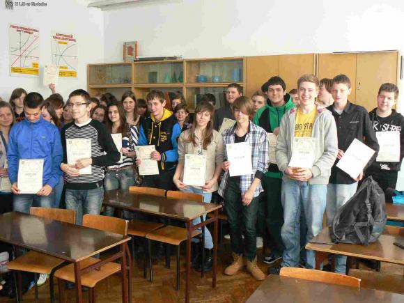 Matematyczne zmagania gimnazjalistów w Kasprowiczu