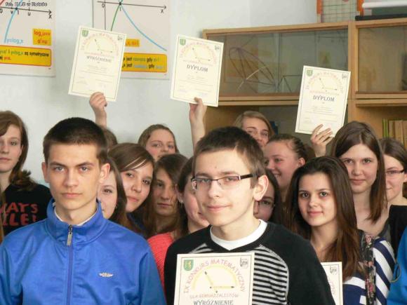 Matematyczne zmagania gimnazjalistów w Kasprowiczu