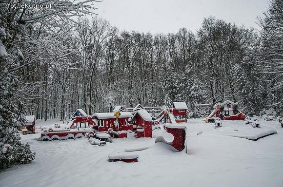 Sypany Poniedziałek? Śmigus Dyngus i niebezpieczne dachowe lawiny