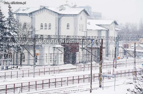 Sypany Poniedziałek? Śmigus Dyngus i niebezpieczne dachowe lawiny