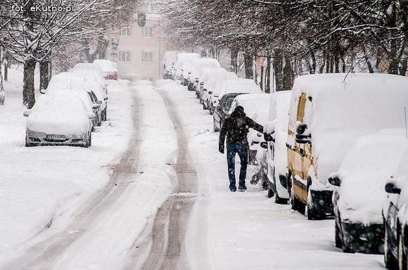 Sypany Poniedziałek? Śmigus Dyngus i niebezpieczne dachowe lawiny