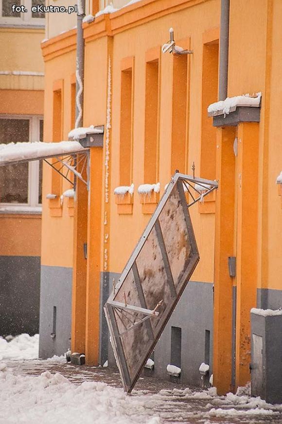 Sypany Poniedziałek? Śmigus Dyngus i niebezpieczne dachowe lawiny