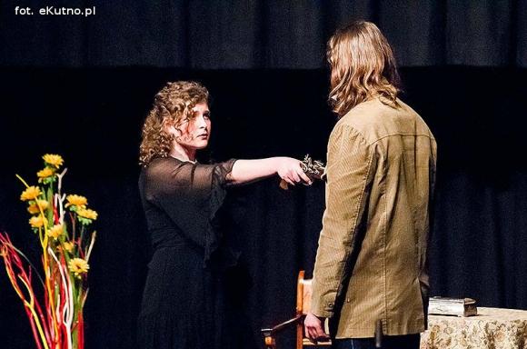 Rewelacyjnie zagrany! Charytatywny spektakl uczniów 