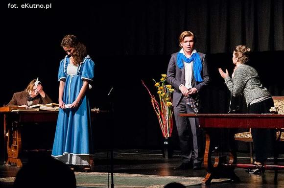 Rewelacyjnie zagrany! Charytatywny spektakl uczniów 