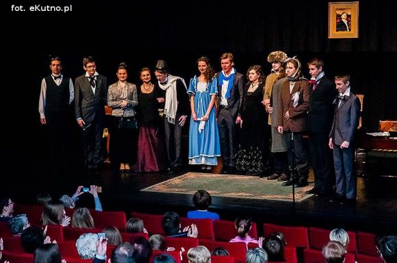 Rewelacyjnie zagrany! Charytatywny spektakl uczniów 