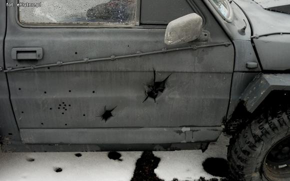 Wspomnienie zimy. Przerobił Malucha na czołg, żeby walczyć ze śniegiem