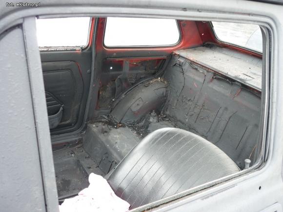 Wspomnienie zimy. Przerobił Malucha na czołg, żeby walczyć ze śniegiem