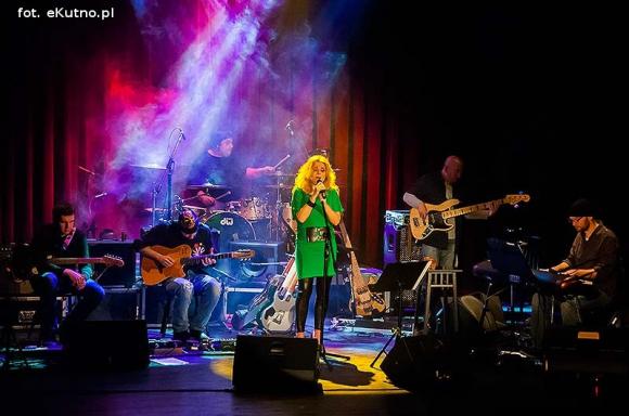 Debiutancka płyta Magdy Ptaszyńskiej życzliwie przyjęta przez kutnowską publiczność