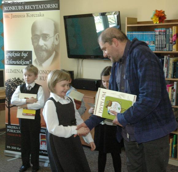 Pięknie być człowiekiem. Pierwsze nagrody trafiły w ręce najmłodszych