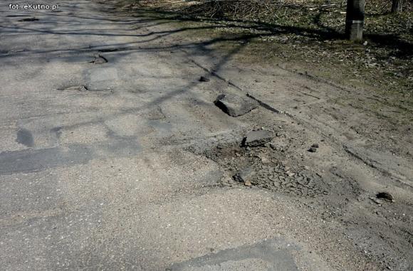 Szlakiem zniszczonych dróg w powiecie kutnowskim: Sklęczkowska bis i Odlewnicza