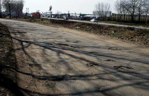 Szlakiem zniszczonych dróg w powiecie kutnowskim: Sklęczkowska bis i Odlewnicza