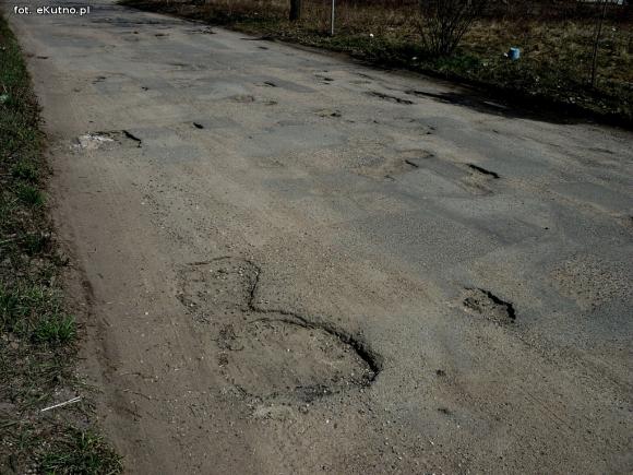 Szlakiem zniszczonych dróg w powiecie kutnowskim: Sklęczkowska bis i Odlewnicza