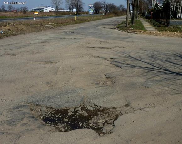 Szlakiem zniszczonych dróg w powiecie kutnowskim: Sklęczkowska bis i Odlewnicza