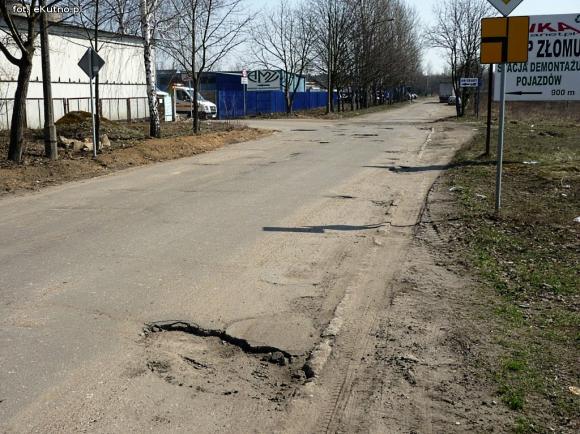 Szlakiem zniszczonych dróg w powiecie kutnowskim: Sklęczkowska bis i Odlewnicza