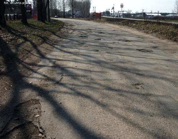 Szlakiem zniszczonych dróg w powiecie kutnowskim: Sklęczkowska bis i Odlewnicza