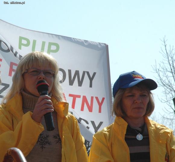 Wyjdź do nas! Wynieśmy ją! Kim wy jesteście?! Złodzieje! Pikieta związkowców w Kutnie