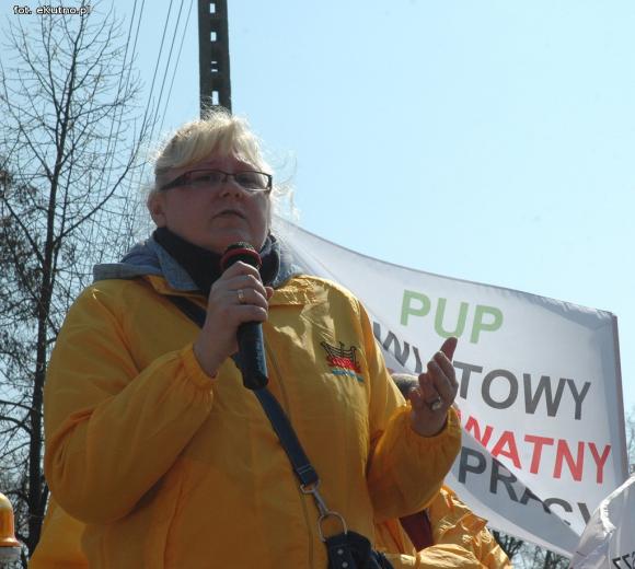 Wyjdź do nas! Wynieśmy ją! Kim wy jesteście?! Złodzieje! Pikieta związkowców w Kutnie