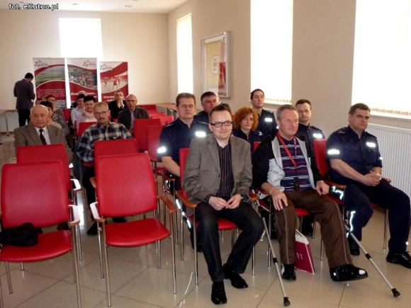 Nie bójmy się kontaktu z policją! Spotkanie mundurowych z mieszkańcami w Żychlinie