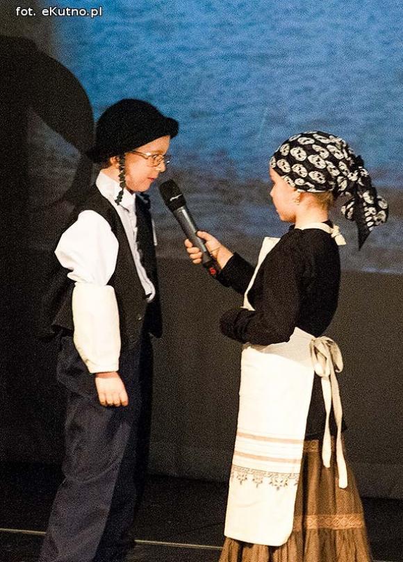 Lady Gaga, Napoleon, sztetl i ekologiczny garnitur. Przedszkolaki pokazały kutnowską modę poprzez wieki