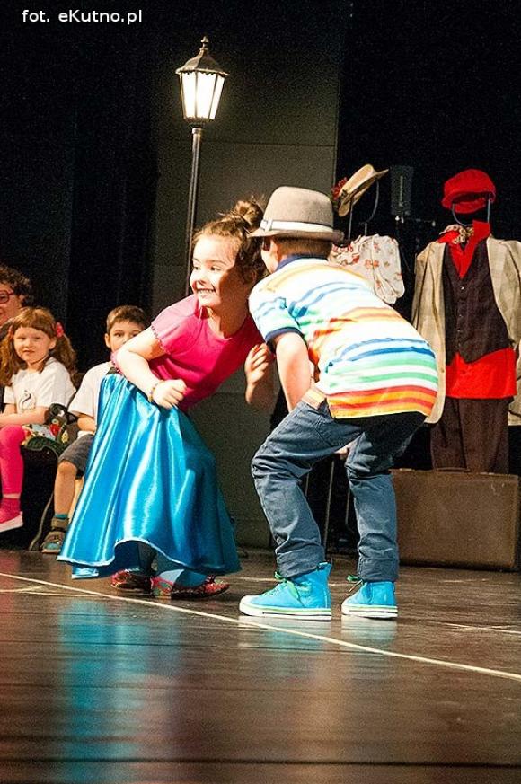 Lady Gaga, Napoleon, sztetl i ekologiczny garnitur. Przedszkolaki pokazały kutnowską modę poprzez wieki