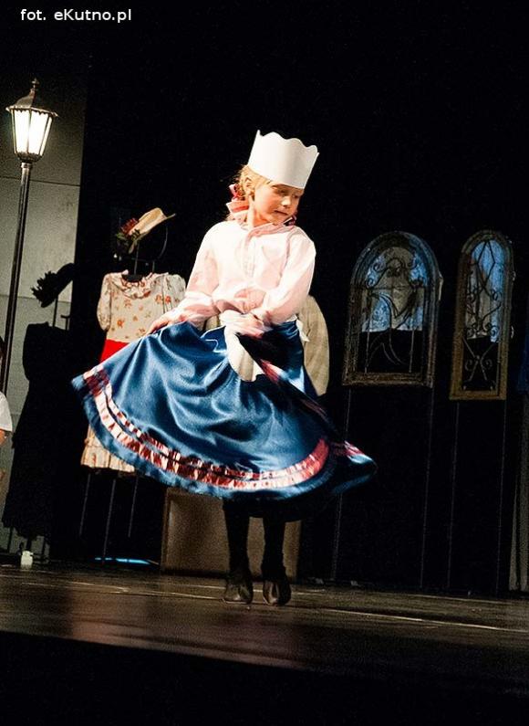 Lady Gaga, Napoleon, sztetl i ekologiczny garnitur. Przedszkolaki pokazały kutnowską modę poprzez wieki