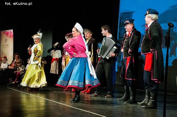 Lady Gaga, Napoleon, sztetl i ekologiczny garnitur. Przedszkolaki pokazały kutnowską modę poprzez wieki