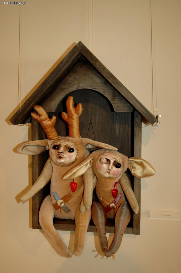 Lalki, które żyją. Wyjątkowa wystawa w Dworku Modrzewiowym