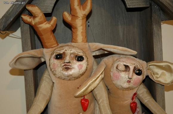 Lalki, które żyją. Wyjątkowa wystawa w Dworku Modrzewiowym