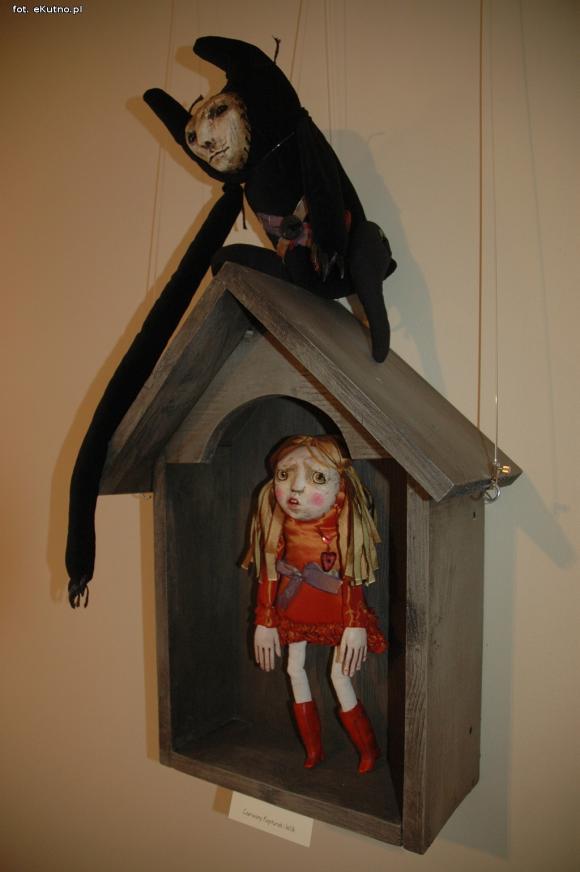 Lalki, które żyją. Wyjątkowa wystawa w Dworku Modrzewiowym