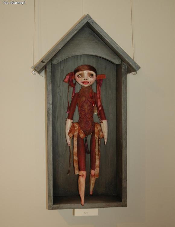 Lalki, które żyją. Wyjątkowa wystawa w Dworku Modrzewiowym