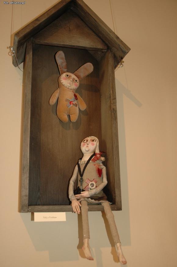 Lalki, które żyją. Wyjątkowa wystawa w Dworku Modrzewiowym