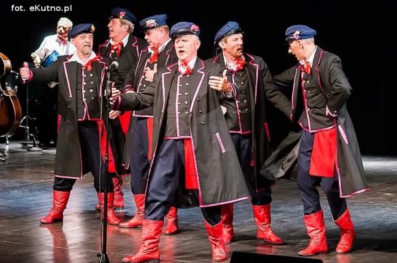 Koncert dla Michała. Zespół Pieśni i Tańca Ziemi Kutnowskiej coraz młodszy