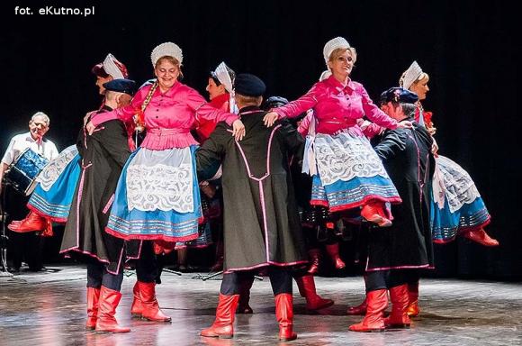 Koncert dla Michała. Zespół Pieśni i Tańca Ziemi Kutnowskiej coraz młodszy