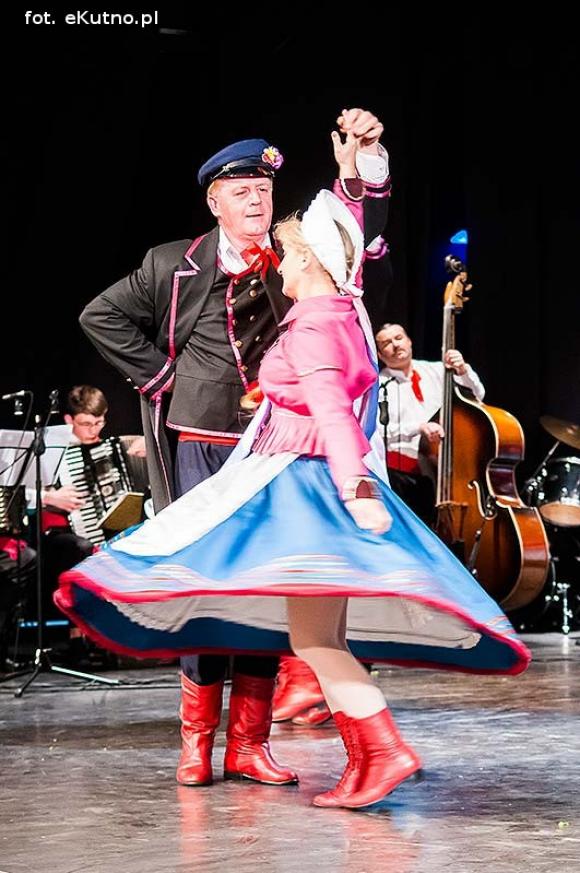 Koncert dla Michała. Zespół Pieśni i Tańca Ziemi Kutnowskiej coraz młodszy