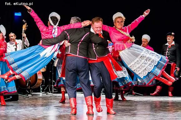 Koncert dla Michała. Zespół Pieśni i Tańca Ziemi Kutnowskiej coraz młodszy