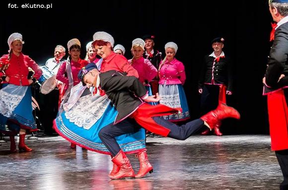 Koncert dla Michała. Zespół Pieśni i Tańca Ziemi Kutnowskiej coraz młodszy