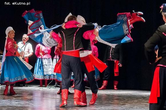 Koncert dla Michała. Zespół Pieśni i Tańca Ziemi Kutnowskiej coraz młodszy