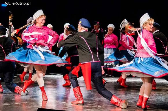 Koncert dla Michała. Zespół Pieśni i Tańca Ziemi Kutnowskiej coraz młodszy