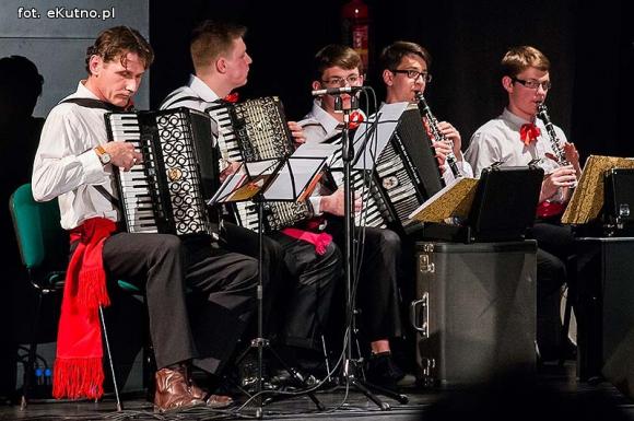 Koncert dla Michała. Zespół Pieśni i Tańca Ziemi Kutnowskiej coraz młodszy