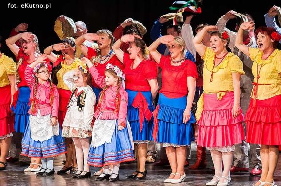 Koncert dla Michała. Zespół Pieśni i Tańca Ziemi Kutnowskiej coraz młodszy