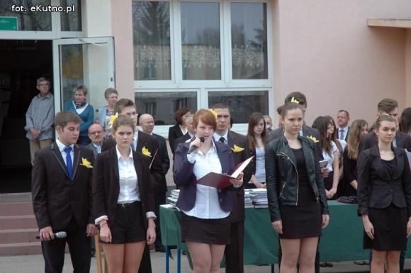 Myśli Tuwima i polonez w 