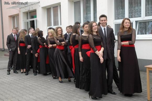 Myśli Tuwima i polonez w 