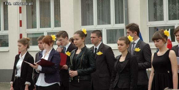 Myśli Tuwima i polonez w 