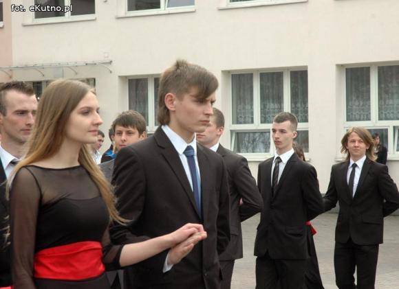 Myśli Tuwima i polonez w 