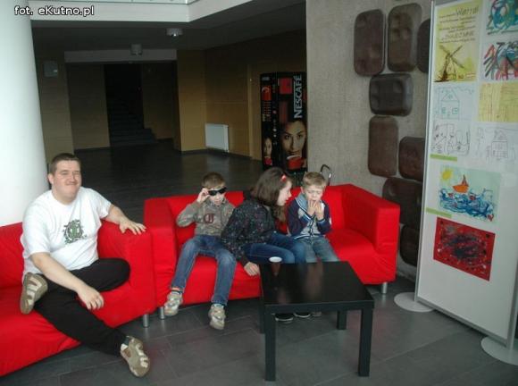 Znaleźli nas w swoim świecie. Grupa Wsparcia Wiatrak zaprasza na wystawę