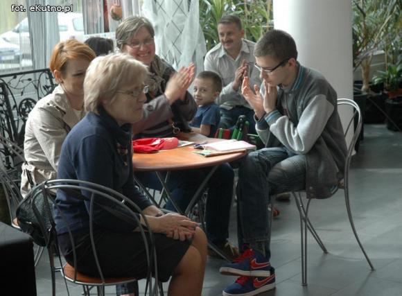 Znaleźli nas w swoim świecie. Grupa Wsparcia Wiatrak zaprasza na wystawę