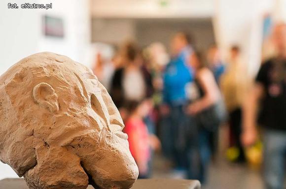 Wernisaż MONO W STEREO  Laboratorium D.N.A Działanie Nostalgia i Absurd